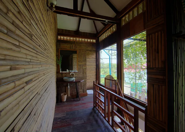 Resort Palm Village &