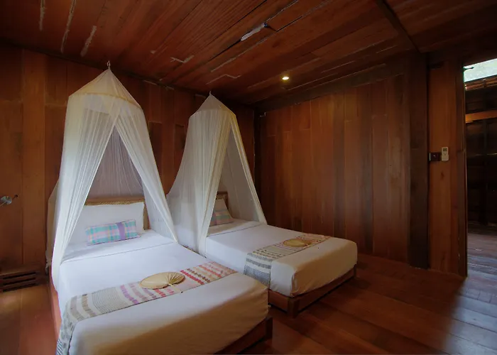 Resort Palm Village & 4*