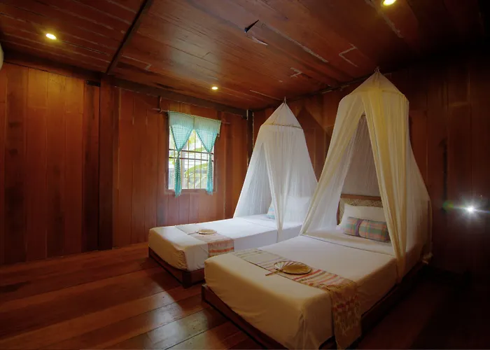Resort Palm Village & 4*