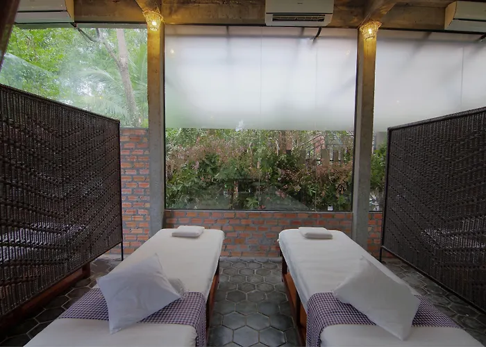 Palm Village & Resort 4*