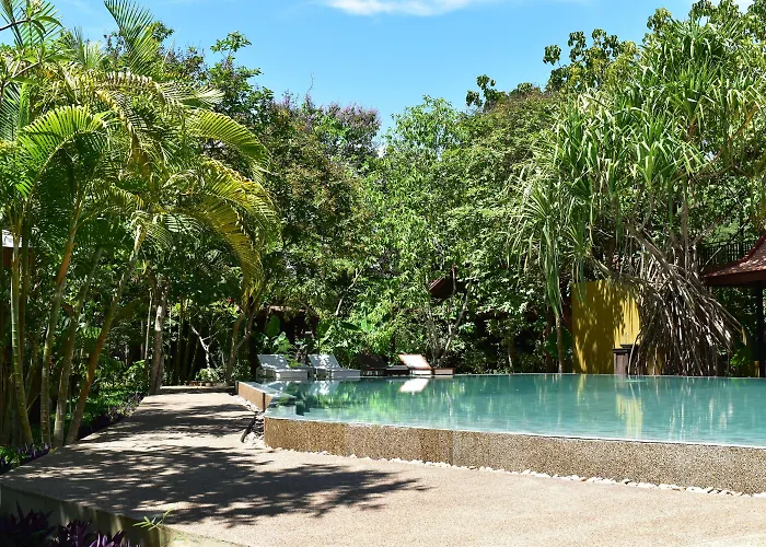 Resort Palm Village & 4*